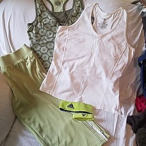 Bundle 2 danskin workout tanks, 1 capris